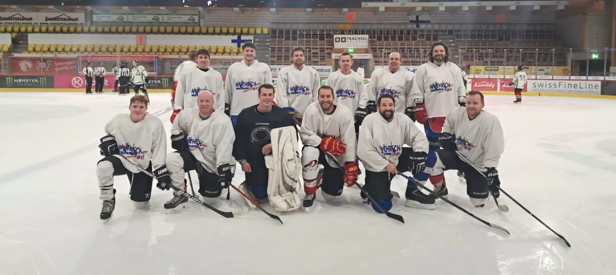 Firmen Hockey Turnier in Langnau im Emmental. Hockeymannschaft Zimmerei Hirschi AG
